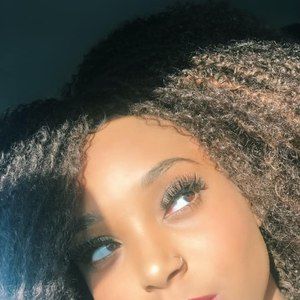 Meet your Posher, Adrianna